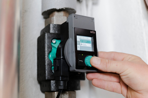 Moderne Umwälzpumpen verbrauchen gemäß des Kurzgutachtens der TU Dresden zwischen 60 und 70 Prozent weniger an Strom als die alten Modelle.