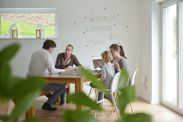 Bei überraschend vielen Gebäudeeigentümern herrscht offenbar Unsicherheit bezüglich der Kosten wie des Nutzens von Modernisierungsmaßnahmen. 