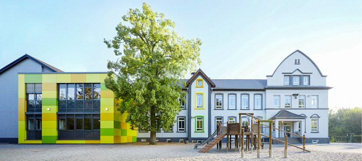 Die Abteischule ist eines von zwölf Gebäuden, die die Gemeinde Wadgassen im Landkreis Saarlouis mit den energiesparenden Funk-Heizungsthermos­taten TEO hat ausrüsten lassen.