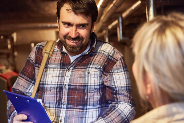 Energieberater der kostenlosen Energiesparberatung in Niedersachsen haben für ihre Kunden nützliche Energiespartipps parat. So jedenfalls lautet das Ergebnis einer Evaluation.