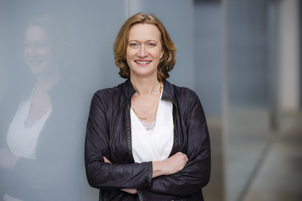 Kerstin Andreae, Vorsitzende der BDEW-Hauptgeschäftsführung: „Die Energiewirtschaft steht bereit, hohe Summen zu investieren, unter anderem in den Ausbau der Erneuerbaren Energien und den Aus- und Umbau von Netzinfrastrukturen.“