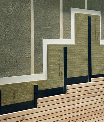 Die Druckfestigkeit der Woodrock Protect von mehr als 50 kPa gestattet die einfache Befestigung mittels Konterlattung.