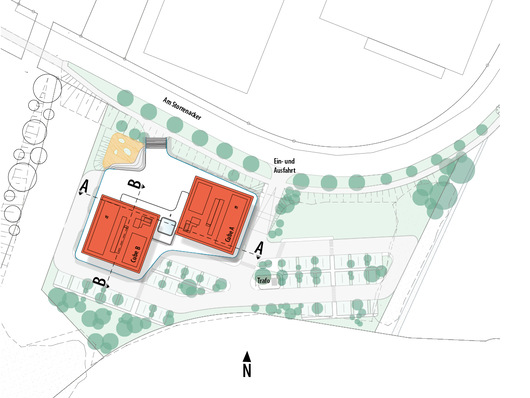 1 Die beiden quadratischen sechsgeschossigen Verwaltungsgebäude haben mit jeweils 22 m Außenkante identische Ausmaße, Lageplan, M 1:2000.