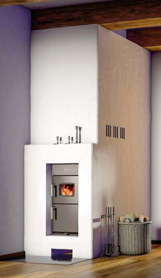 Die schmalen Heizeinsätze Logaflame HLS117 N, HLG217 N und HLG317 N gibt es entweder in einem modernen Design mit großer Sichtfensterscheibe oder als klassisch schwarz lackierte Gusseisen-Modelle mit einem kleinen Fenster.