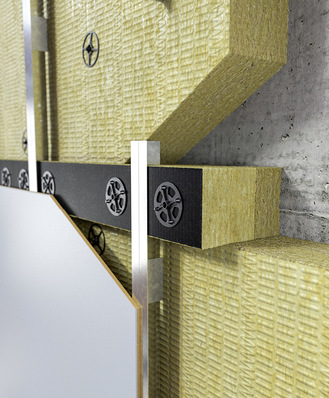 Die Außenwandkonstruktionen bilden geschossübergreifende Hohl- oder Lufträume.