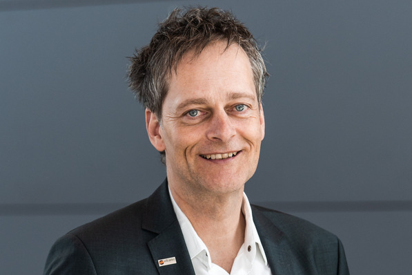 Bernd Morschhäuser, Geschäftsführer von Vitramo: Infrarotheizungen hätten zwar einen vergleichsweise hohen Strombedarf, seien jedoch mit wenig Energieeinsatz zu produzieren, einfach zu installieren und nahezu wartungsfrei.