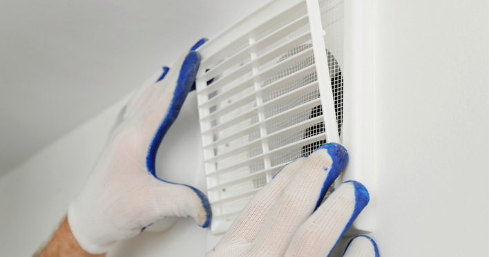 Die EU-Gebäuderichtlinie schreibt effizientes Lüften künftig nicht nur wegen eines sparsamen Energieverbrauchs vor, sondern auch wegen eines gesunden Raumklimas.