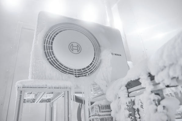 Die Heizungsbranche erlebt derzeit eisige Zeiten. "Doch Schwarzmalerei hilft uns gewiss nicht aus der Krise – Handeln ist gefragter denn je", antwortet Gastkommentator Dieter Last auf die Absatzschwäche.