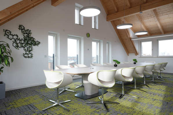 Beim Bauen im Bestand ist der Dachausbau die eleganteste und nachhaltigste Möglichkeit, ohne Bodenversiegelung neuen Wohnraum und Raum zum Arbeiten zu gewinnen.