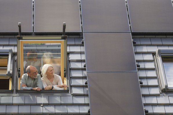 Damit eine Solaranlage ihren maximalen Ertrag bringt, müssen die Module frei von Schmutz und anderen Ablagerungen sein. Deshalb empfiehlt sich im Frühling ein Check der Anlage durch Fachleute.