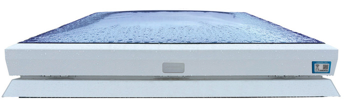 Die Konstruktion des Esserdomes mit sanft gewölbter Außen­verglasung verhindert stehendes Wasser und dadurch die Entstehung von ­Schmutzrändern.