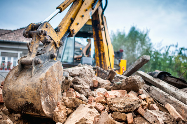 Zu schade für die Halde, für die Deponie: Bauschutt ist kein Abfall, sondern Rohmaterial, in dem tonnenweise graue Emissionen stecken.