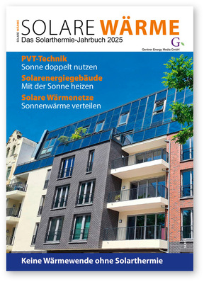Cover eines Solarenergie-Magazins mit einem modernen Wohnhaus und Solarmodulen auf dem Dach. - © Bild: Gentner Energy Media