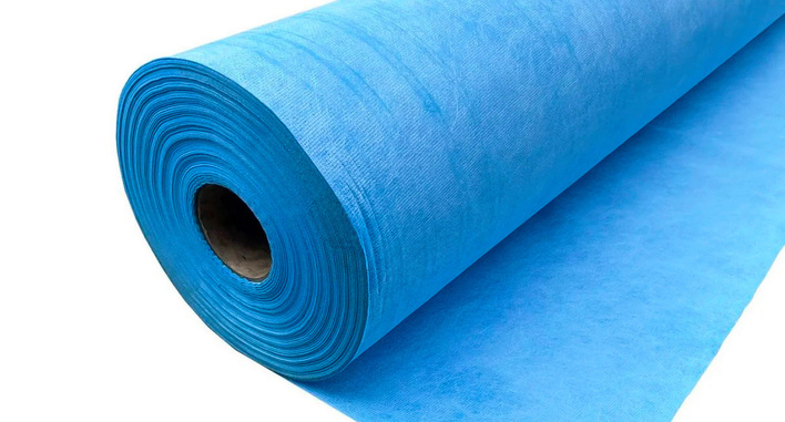 Das Filter- und Kapillarvlies FIL 200K ­verbessert die Wasserführung in Gründächern.