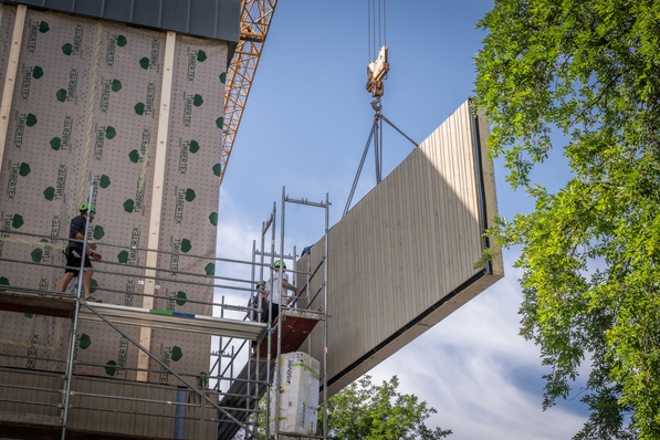 Die serielle Sanierung eines Ensembles aus drei Mehrfamilienhäusern in Köln-Zollstock wurde noch vor dem Baustart als KlimaQuartier NRW ausgezeichnet.