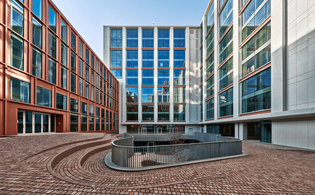 Mit moderner Technik wurde Pirelli 35 in eine energieeffiziente Immobilie verwandelt.