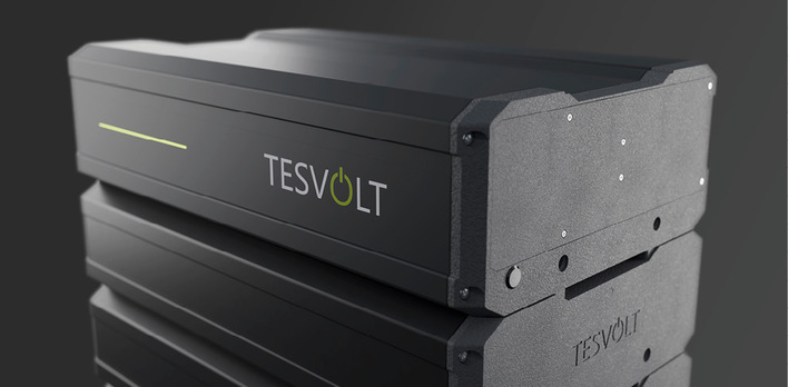 Der Speicher kann bei Außentemperaturen von minus 20 bis plus 50 Grad betrieben werden und ist damit gemäß Hersteller outdoorfähig.