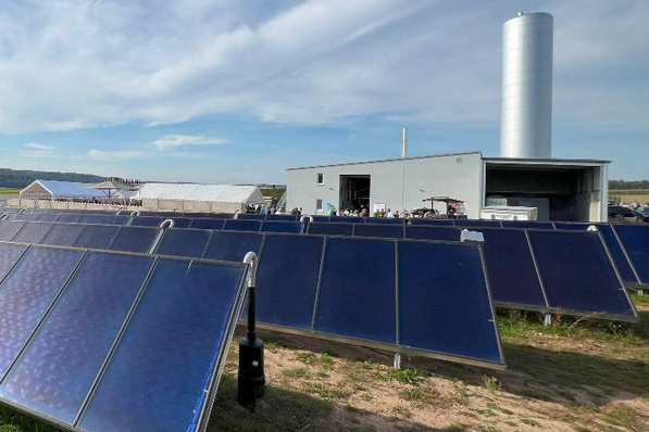 Solarthermiekraftwerk in Bracht bei der Eröffnungsfeier am 20. September 2025