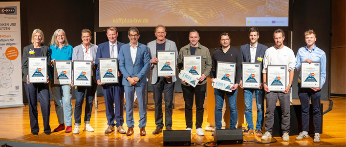 So sehen Sieger aus: glückliche Gesichter bei den Finalisten des diesjährigen KEFF+ Gipfelstürmer-Awards – unter ihnen der Staatssekretär Dr. Andre Baumann (vierter von links)