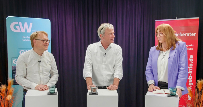Führte durch den Tag: das Moderations-Dreierteam aus Redakteurin Claudia Siegele vom Gebäude-Energieberater, Redakteur Matthias Rehberger von der Glaswelt und Martin Prösler von Proesler Kommunikation