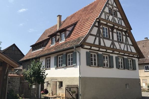 Neben der regulären Energieberatung wurde im Enzkreis ein Denkmalnetzwerk aufgebaut, das die energetische Sanierung denkmalgeschützter Gebäude unterstützt.