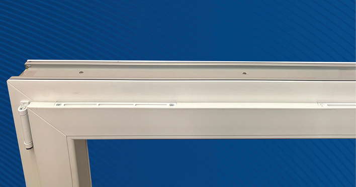 Der Fensterfalzlüfter FFL-smart ist im Überschlag positioniert – und mit 20 mm Höhe und je nach Profil 13 bis 20 mm Tiefe beim Kunststofffenster eine konstante Größe.