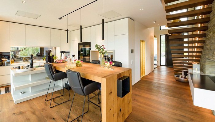 Dezente Deckenintegration, günstige Installation, Wartungs- und Verschleißfreiheit sowie angenehme Wärme sind Vorzüge der Vitramo-Heizsysteme.