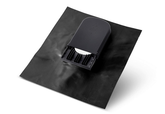 Die Abdeckung des Solarflex-Universal-Kabeldurchgangs lässt sich aufschieben und abnehmen.