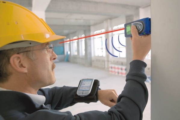 Modelle mit drahtloser PC-Schnittstelle bieten dank direkter Datenübertragung zudem eine höhere Sicherheit beim Aufmaß