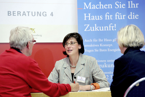 Gerade für das Vorgespräch sollten sich Energieberater Zeit nehmen, denn hier entscheidet sich, ob der Interessent zum Kunden wird. Zuhören schafft dabei Vertrauen.