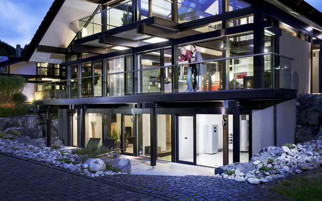 
1
 Nachts den eigenen PV-Strom zu nutzen, ist mit Batterie-Speichern grundsätzlich kein Problem. Die Auswahl der Speicher ist jedoch nicht einfach.
