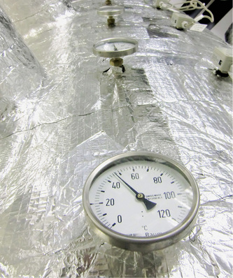 



Neben der Zwischenspeicherung von Wärme sind sowohl der Aufbau als auch der Erhalt der Schichtung wesentliche Aufgaben des Pufferspeichers. Eine funktionierende Temperaturschichtung ist an den Temperaturen der einzelnen Pufferzonen zu erkennen. 
