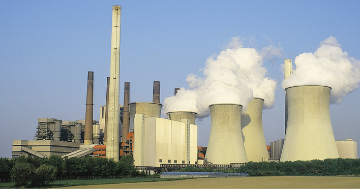 
Fernwärme macht’s möglich: Selbst die klimaschädliche CO
2
-Schleuder Braunkohle-Kraftwerk wartet mit einem Primärenergiefaktor von 0,7 auf.
