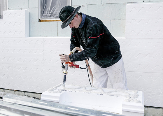 



1
 Die Gebäudedämmung ist unzweifelhaft eine wichtige Säule für das Erreichen der Klimaschutzziele und das Umsetzen der Energiewende – der VDPM vertritt die Interessen der Branche und informiert Bauherren, Planer und Ausführende.
