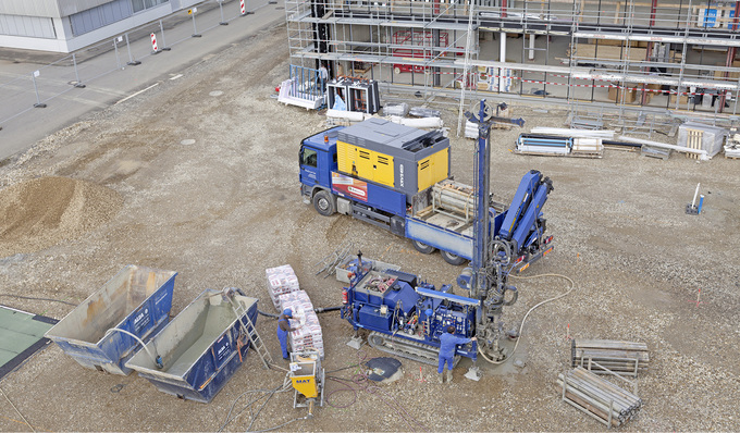 



Trotz umfangreicher Regelwerke rund um Erdwärmesonden ist die Vergabe einer EWS-Anlage Vertrauenssache. TGA-Fachplaner, SHK-Fachbetriebe und Bauherren sollten sich nicht allein am Preis, sondern an der Gesamtlösung eines Bohrunternehmens orientieren.
