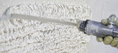 



Mit dem Dämmsystem „Ecosphere“ entwickelte der Mörtelspezialist Maxit eine völlig neue Baustoffgeneration – die spritzbare Innen- oder Außenwanddämmung auf Mörtelbasis ist erstmals auf der BAU 2019 in München zu sehen.
