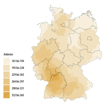 



Zahl der Anbieter pro Postleitzahlgebiet. Die Abdeckung des Energieberatungsangebots ist bundesweit zufriedenstellend. Selbst im Gebiet mit der geringsten Abdeckung gibt es potenziell noch über 150 Anbieter. Die Abdeckung spiegelt sich auch in Angaben der Haushaltsbefragung. Nicht einmal jeder zehnte befragte Eigentümer gab an, nicht zu wissen, an wen er sich für eine Energieberatung wenden kann.
